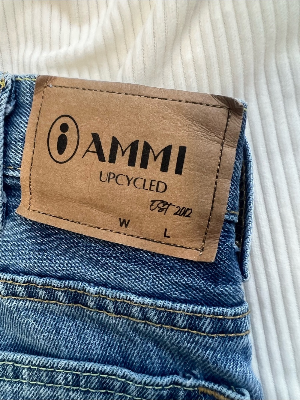Women's Levi’s Light Blue Distressed Patch Jeans Creator of the jeans IAMMI - Picture 12 of 16